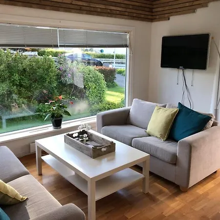 Lys Og Trivelig Leilighet I Larvik Extérieur photo